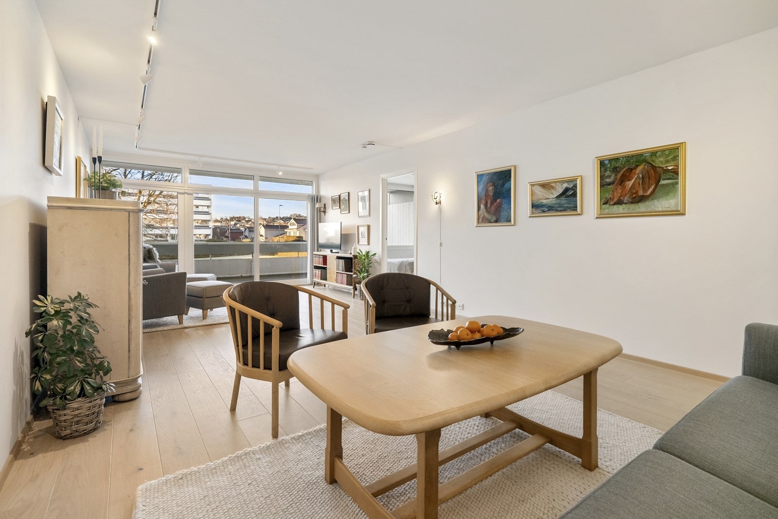 Store sørvendte vindusflater Galleribilde