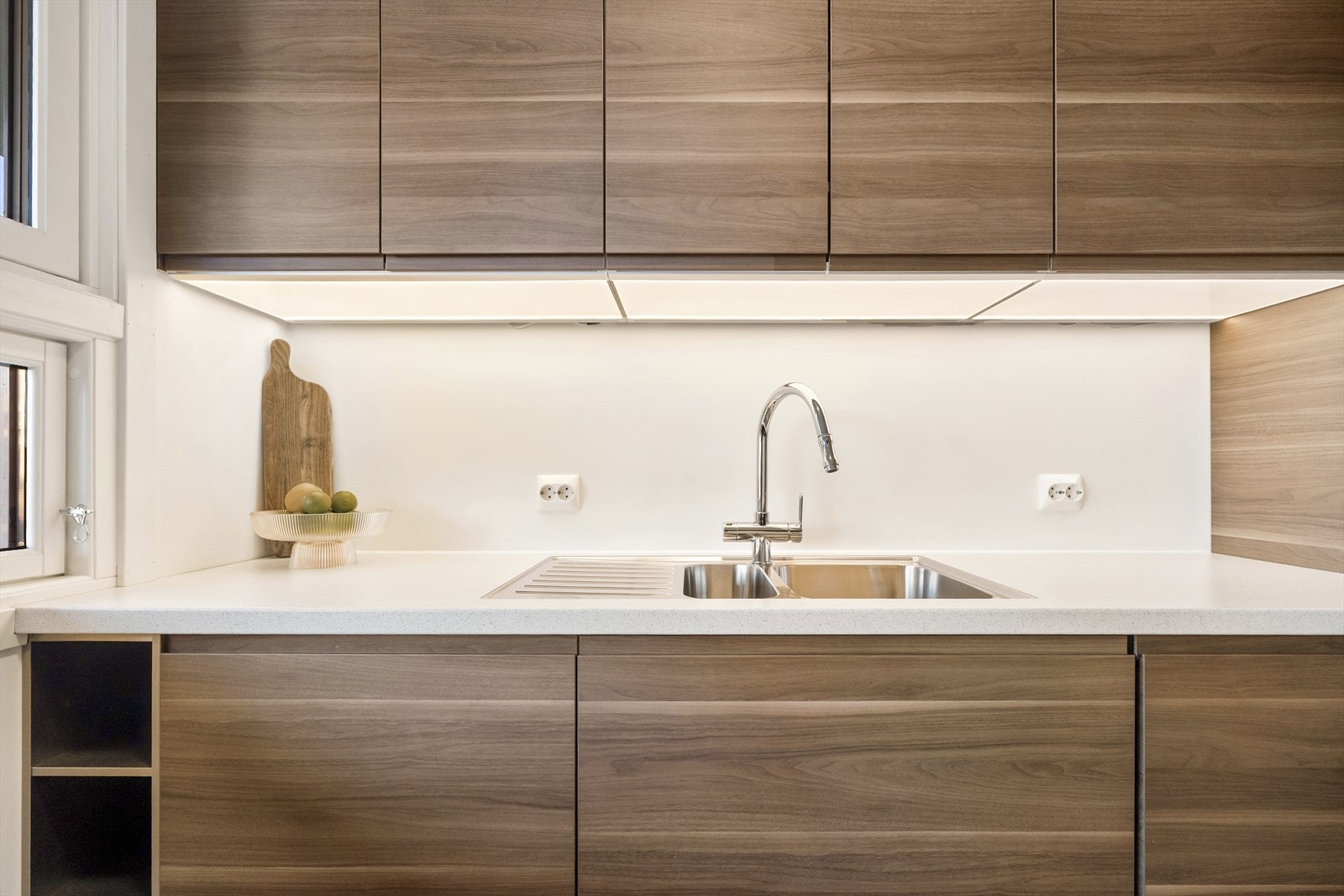 Her er rikelig med skap- og benkeplass Galleribilde