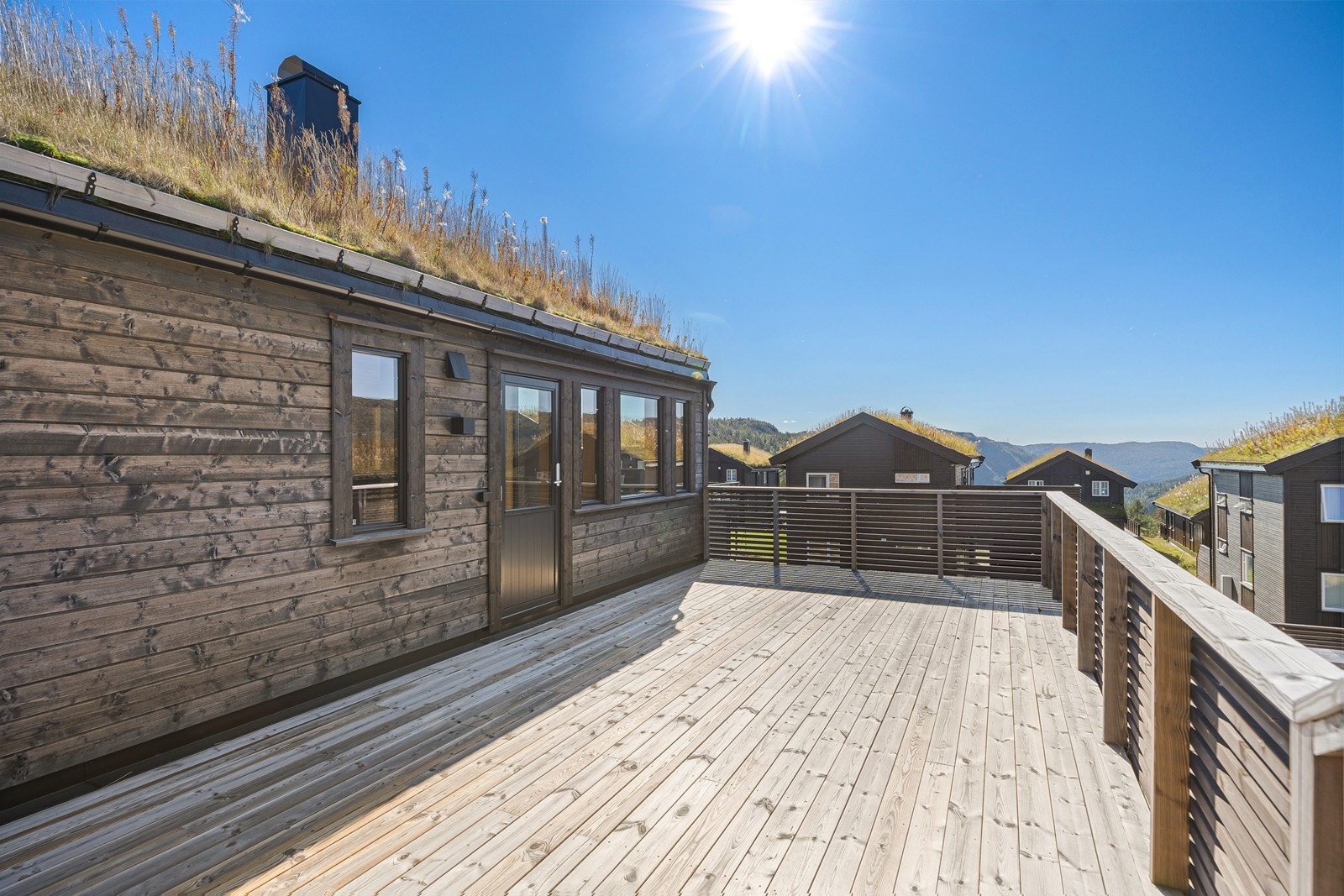 Hytta er oppført i moderne materialer som krever minimalt med vedlikehold Galleribilde