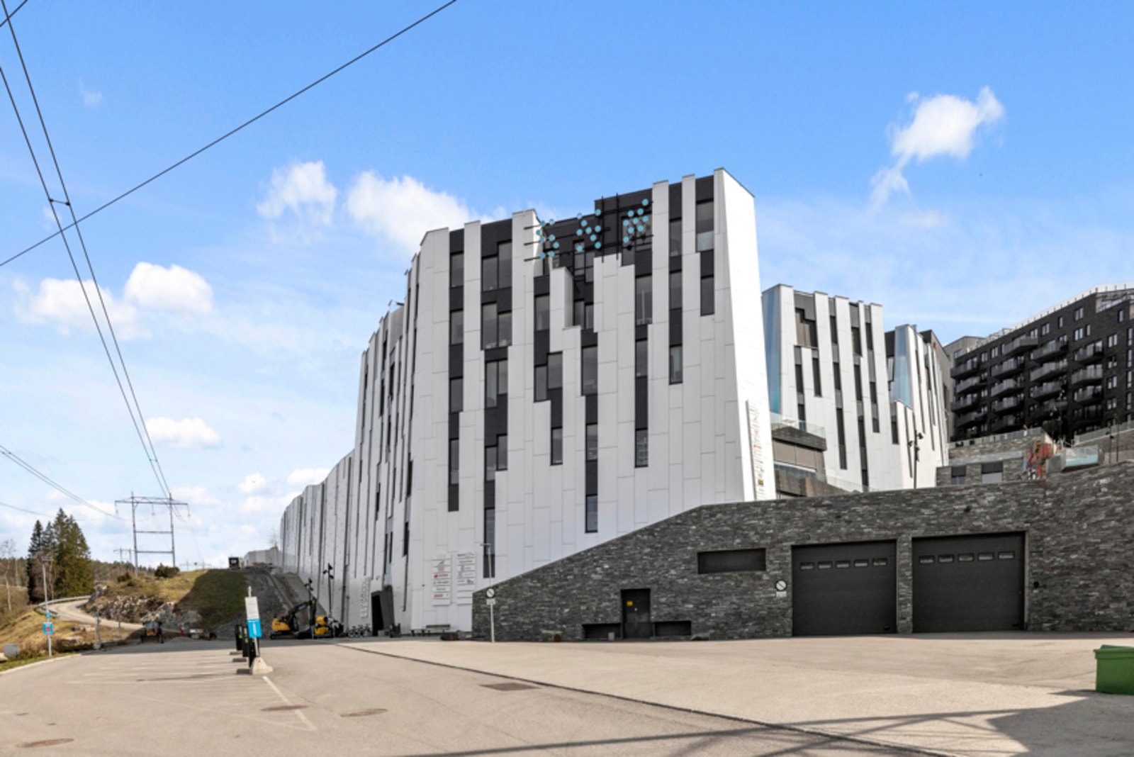 I området ved stasjonsbyen finner du verdens råeste helårsarena for snøopplevelser - SNØ Galleribilde