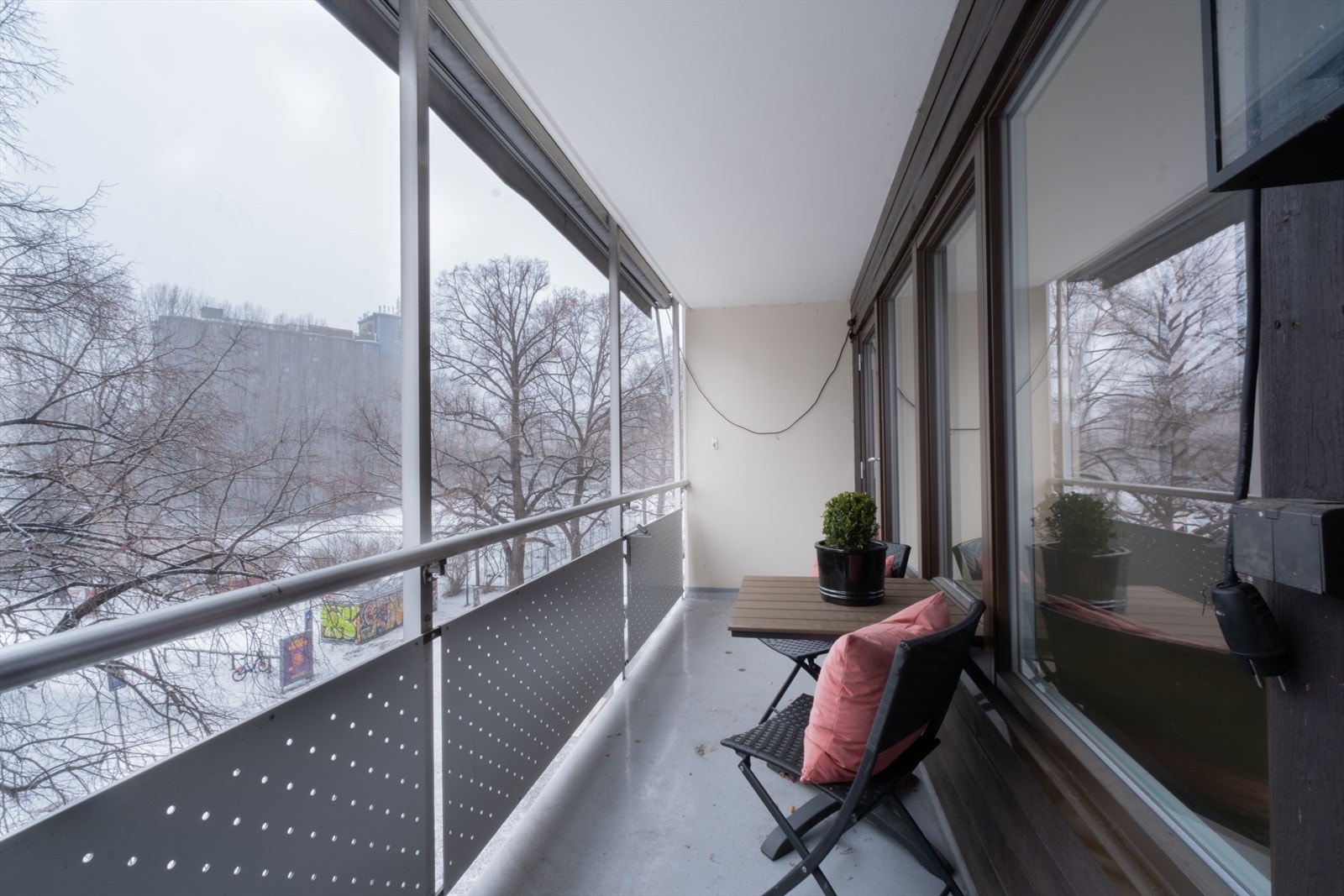 En lys og romslig 4-roms med attraktiv beliggenhet på beste Grünerløkka. Galleribilde