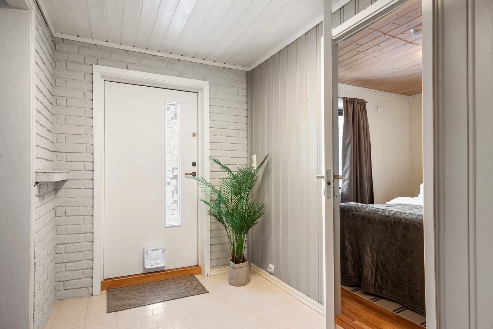 Underetasjen har både innvendig adkomst og utvendig adkomst fra øst, noe som gir fleksible bruksmuligheter Galleribilde