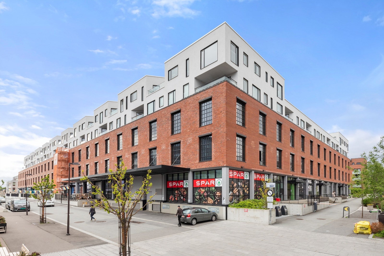 Rolig og hyggelig boligområde som har kort vei til alt en måtte trenge i hverdagen! Galleribilde