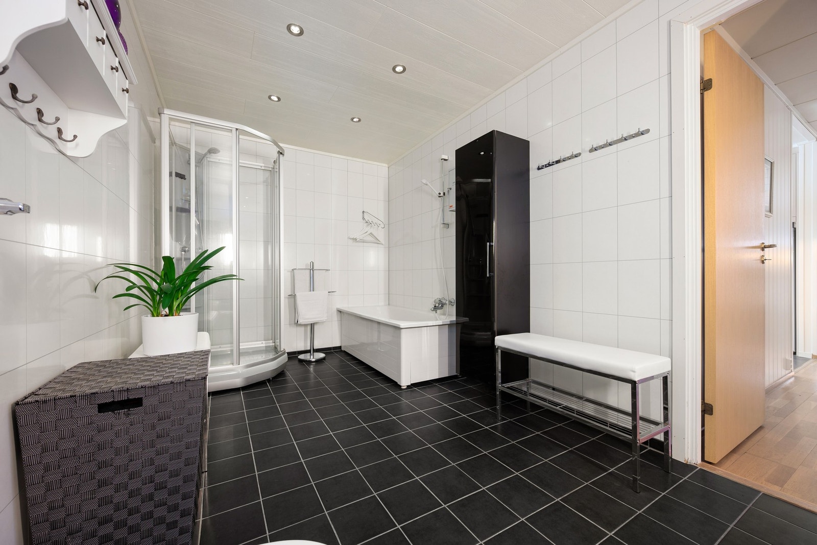 Flislagt gulv med varme Galleribilde