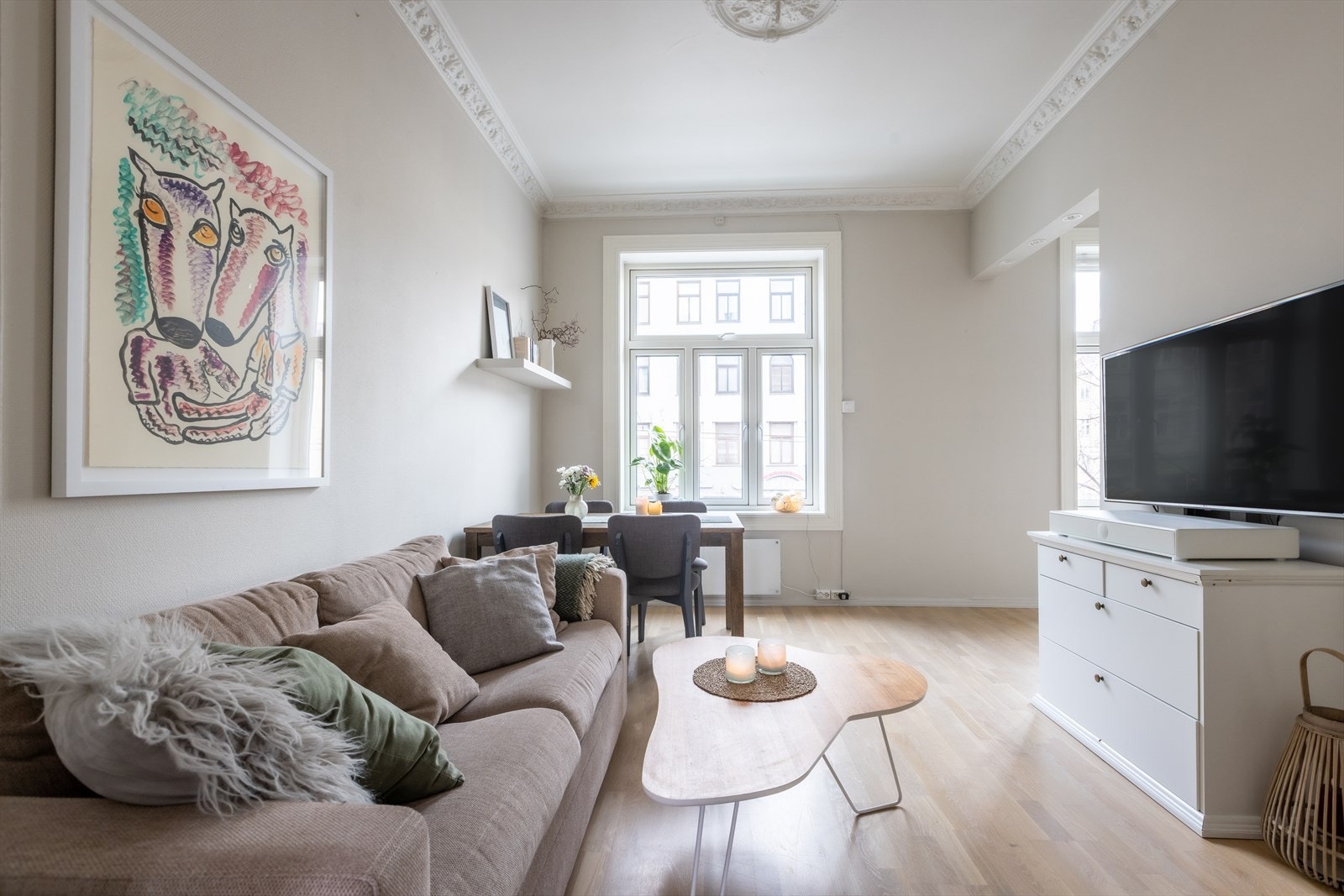 Velkommen til Vogts gate 52A presentert av Marthe Grønnslett og Oliver Ekroll v. Nordvik Bjørvika. (Foto: Studio Oslo) Galleribilde