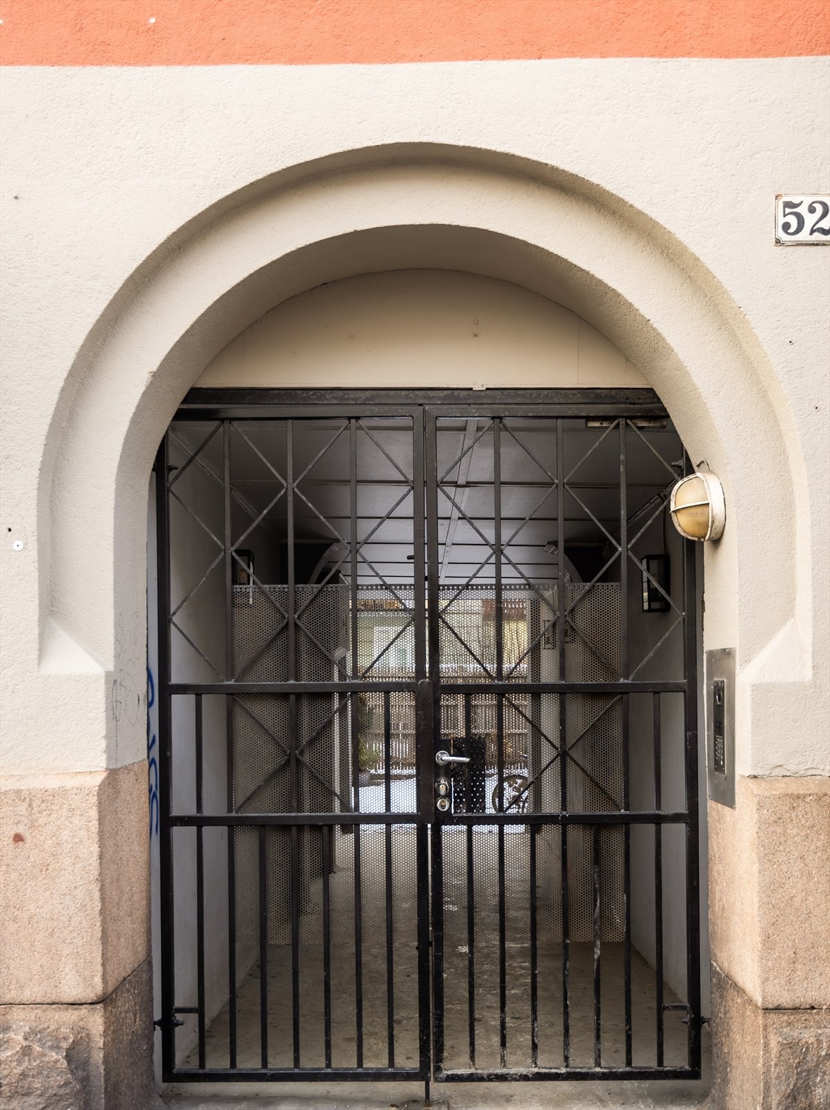 Leiligheten har en meget sentral beliggenhet på Torshov med kort vei til "alt". Galleribilde