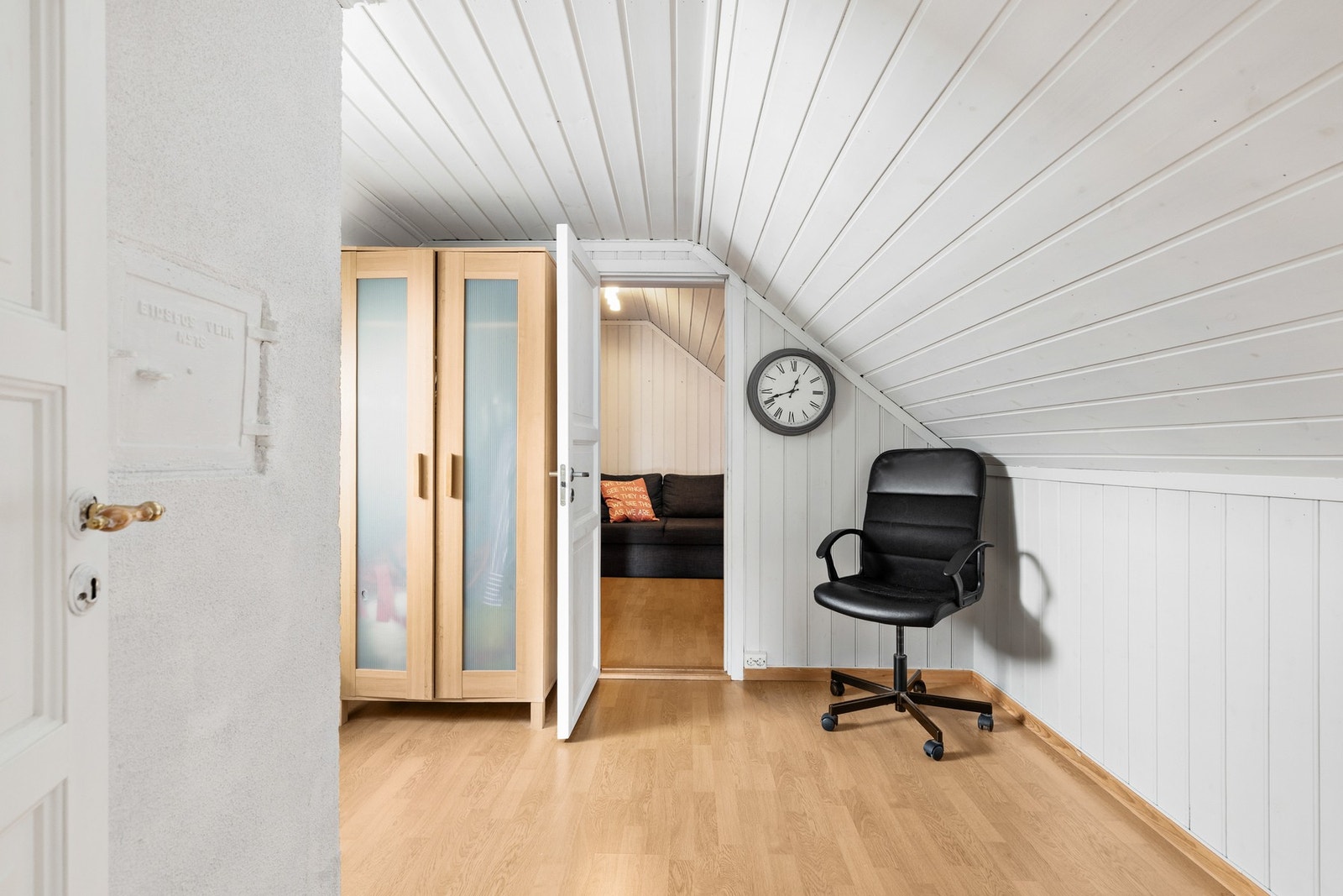 Loftsrom med plass til garderobeskap Galleribilde