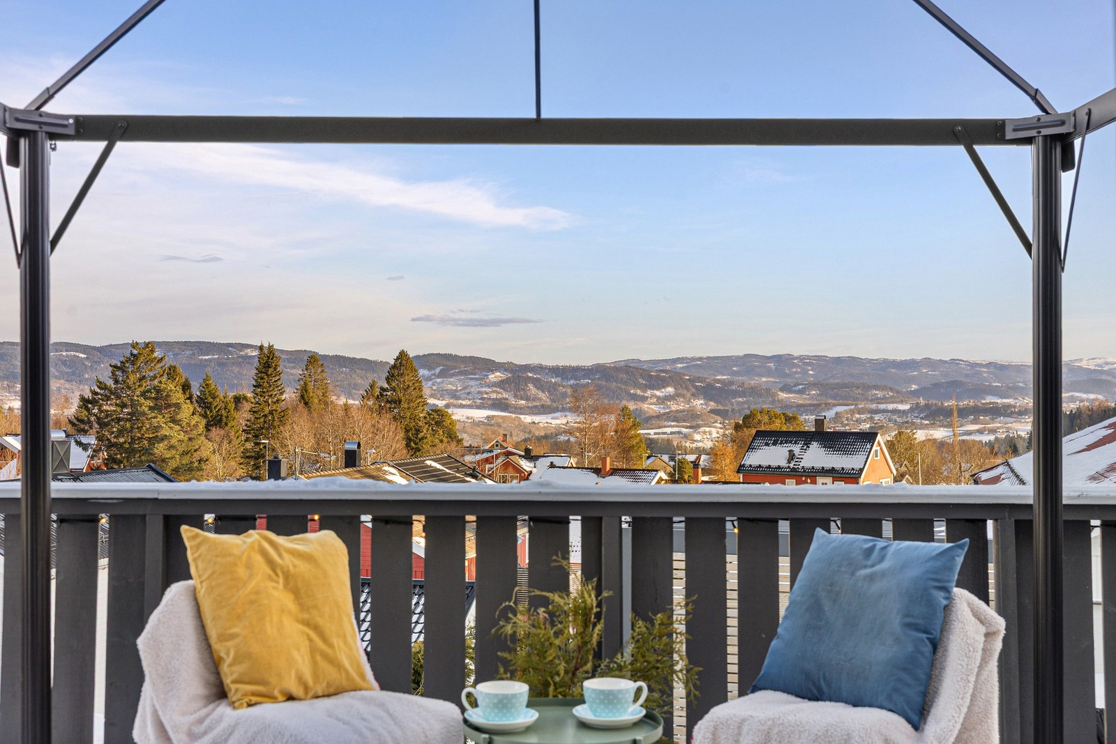 Fantastisk utsikt og minimalt med innsyn. Galleribilde