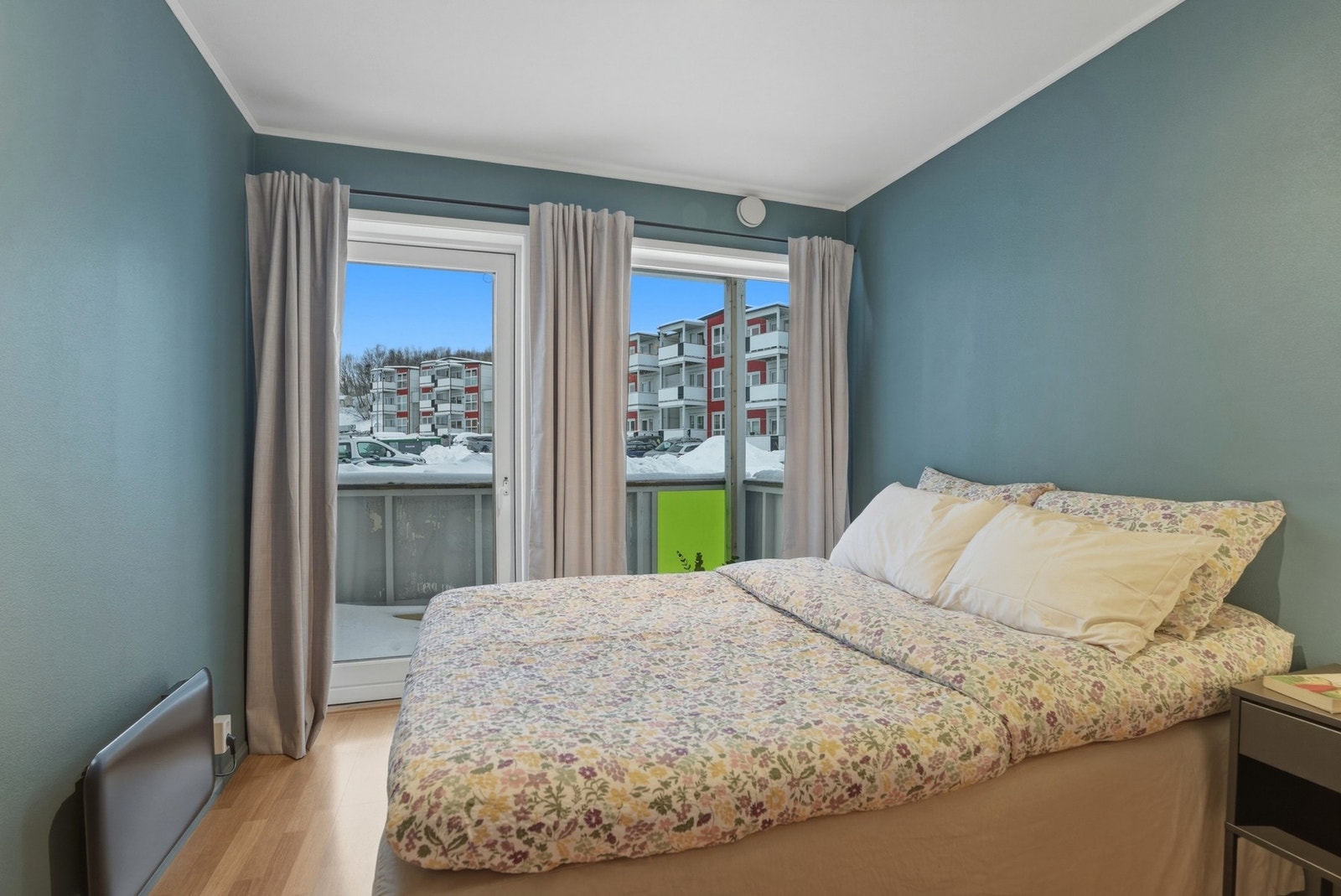 Utgang til vestvendt altan. Galleribilde