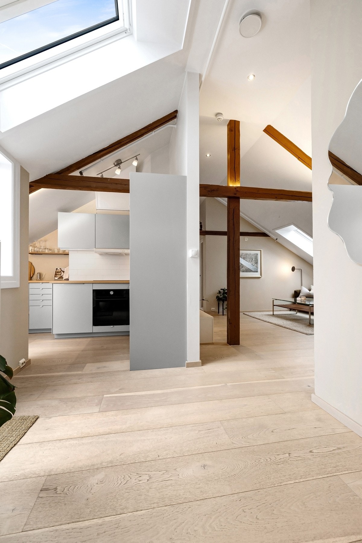 Leiligheten har balansert ventilasjon som bidrar til et godt og behagelig inneklima året rundt. Galleribilde