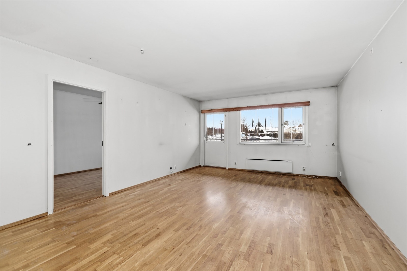 Leiligheten har en gjennomgående planløsning som gir en god romfølelse. Galleribilde