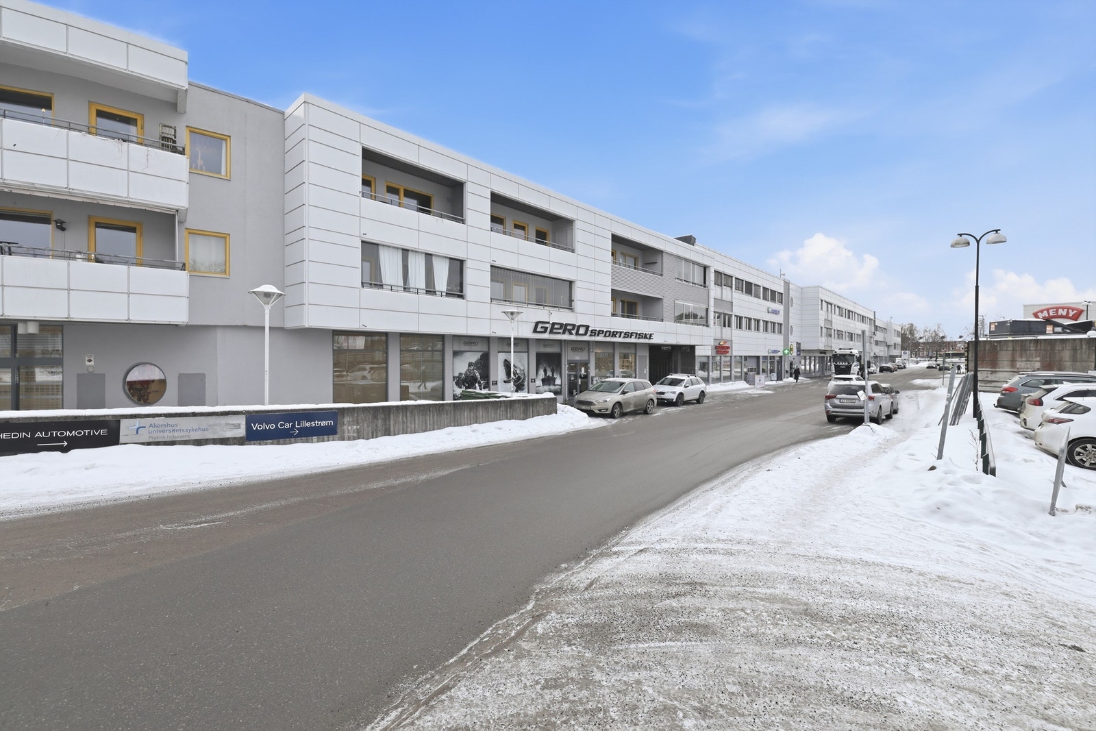 Eiendomsmegler Krogsveen v/Per Inge Hunvik ønsker velkommen til Åråssvingen 4 Galleribilde