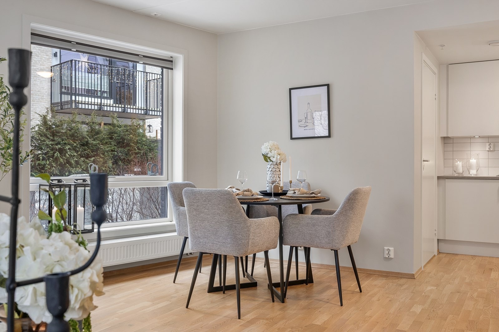 Her er det god plass til å samle venner og familie til hyggelige måltider. Galleribilde