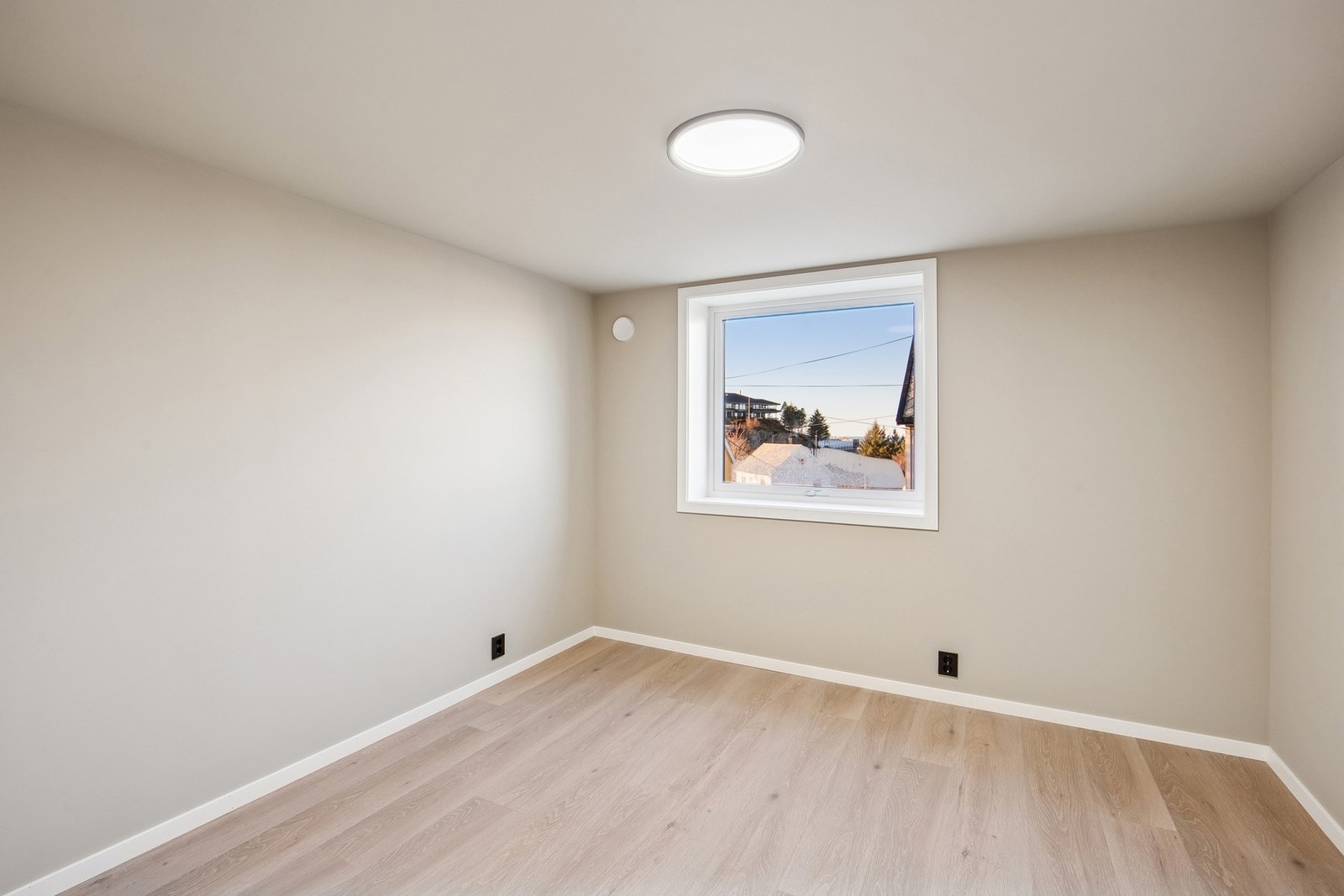 Soverom 4 kjeller Galleribilde