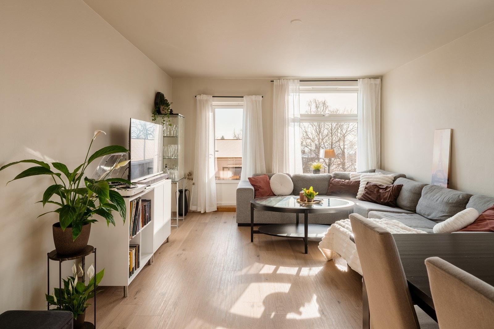 Oppvarming via radiatorer tilknyttet vannbåren varme er inkludert i felleskostnadene. Galleribilde