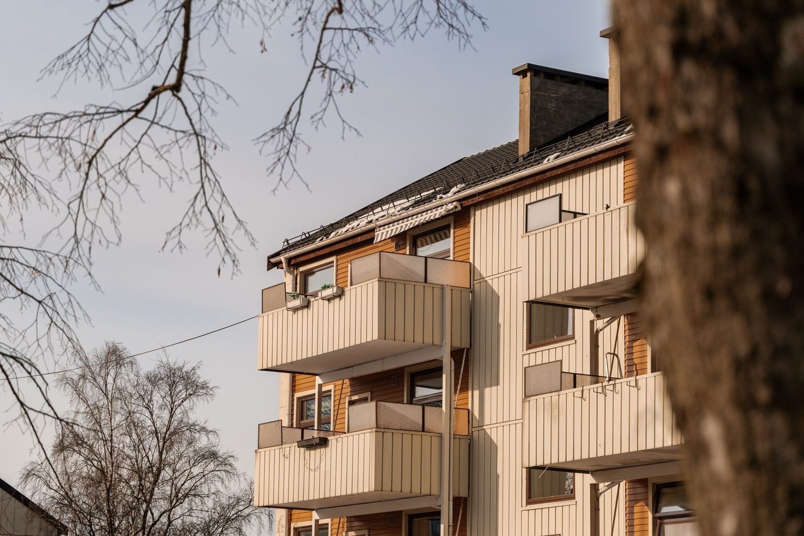 Attraktiv hjørneplassering i øverste etasje gir en åpen og skjermet beliggenhet. Galleribilde