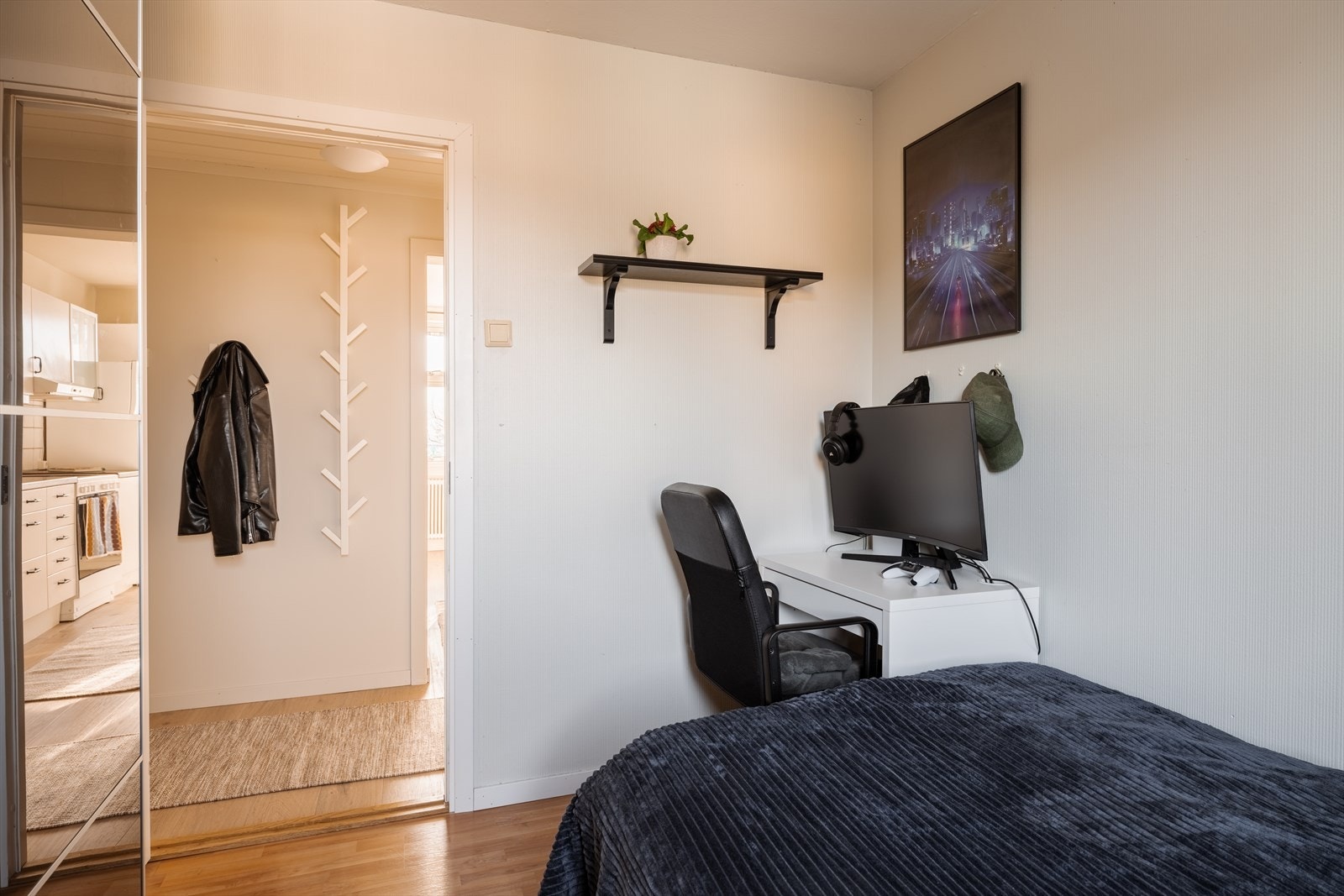 Rommene er enkle å møblere og kan innredes som soverom, barnerom eller kontor. Galleribilde