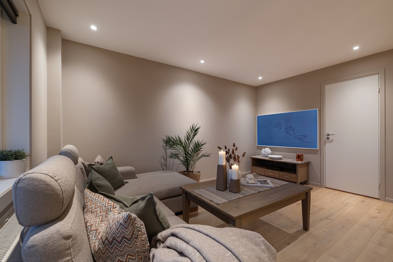 Oppvarming med radiatorer og varmtvann er inkludert i felleskostnadene. Galleribilde