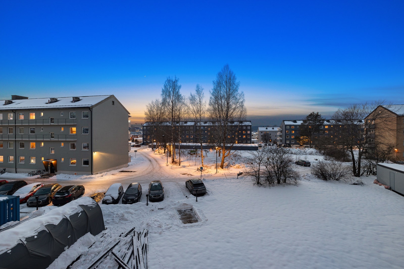 Fra leiligheten er det en åpen utsikt over nærområdet. Galleribilde