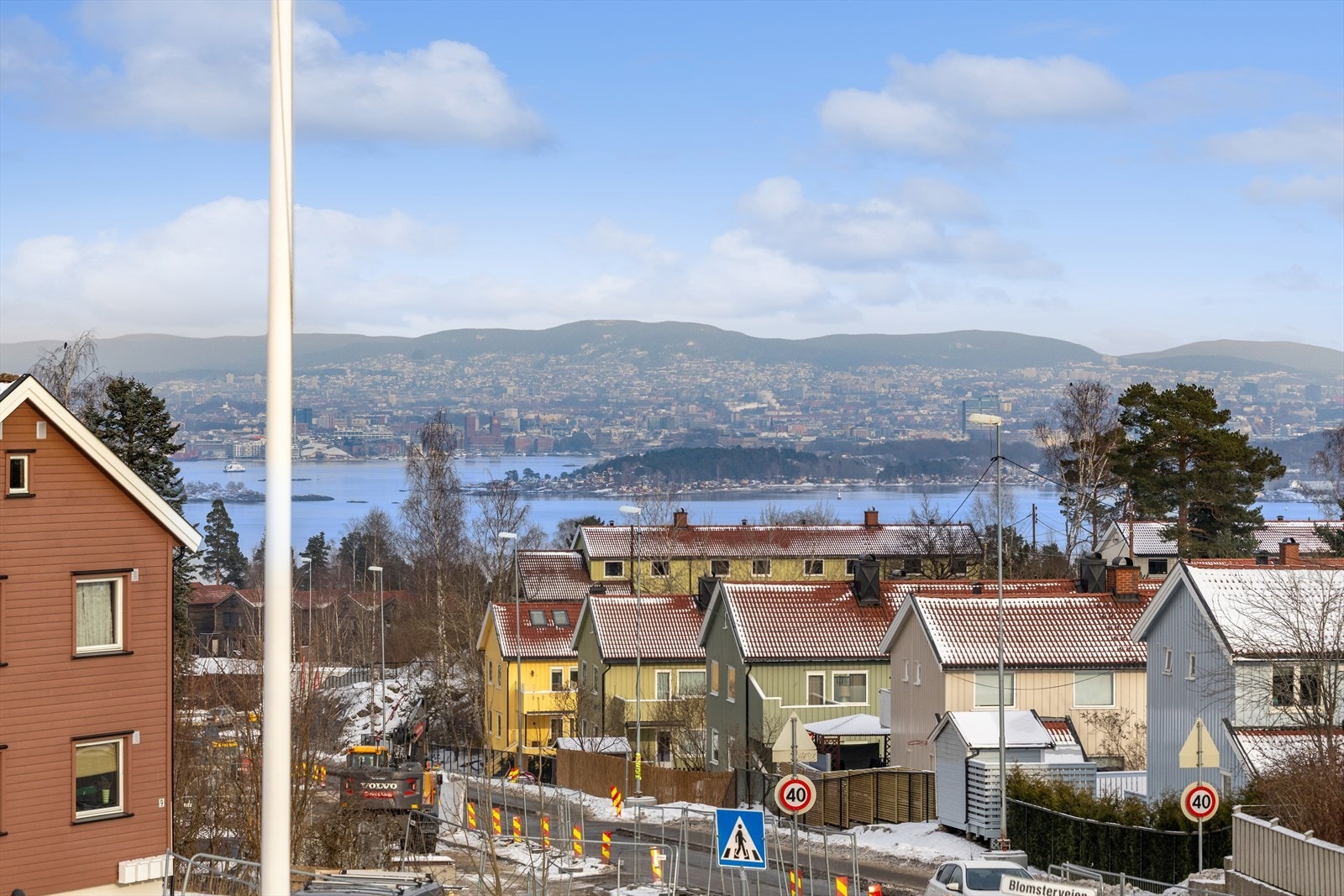 Her bor du med umiddelbar nærhet til skoler, barnehager, offentlig kommunikasjon og Tangen senter, samtidig som det er kort vei til Tangen Brygge med båtforbindelse til Aker Brygge og Lysaker. Galleribilde