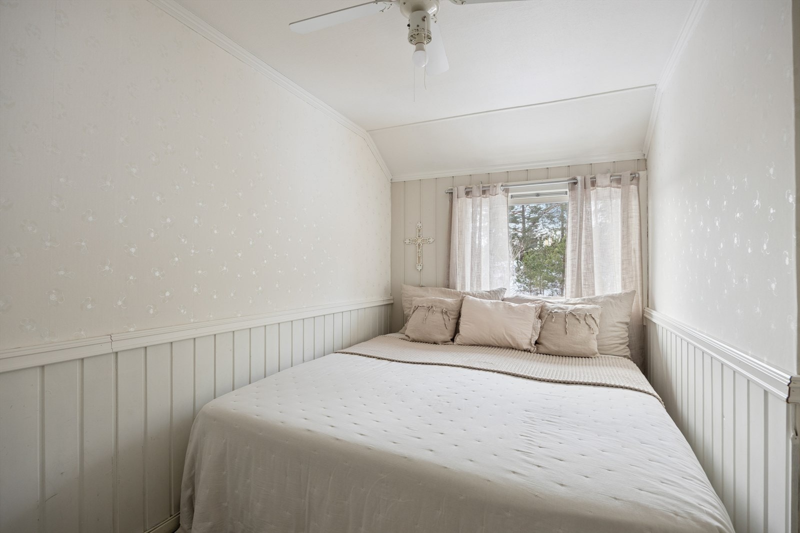 Soverommene har god plass til seng og ønsket møblering. Galleribilde