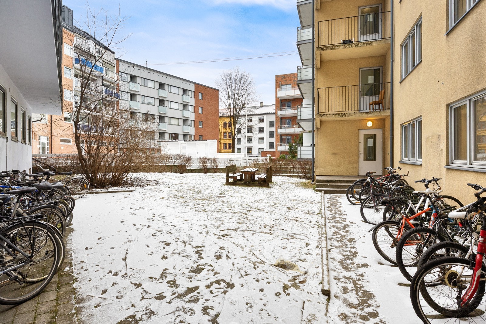 Veldrevet og hyggelig sameie med lave felleskostnader. Galleribilde