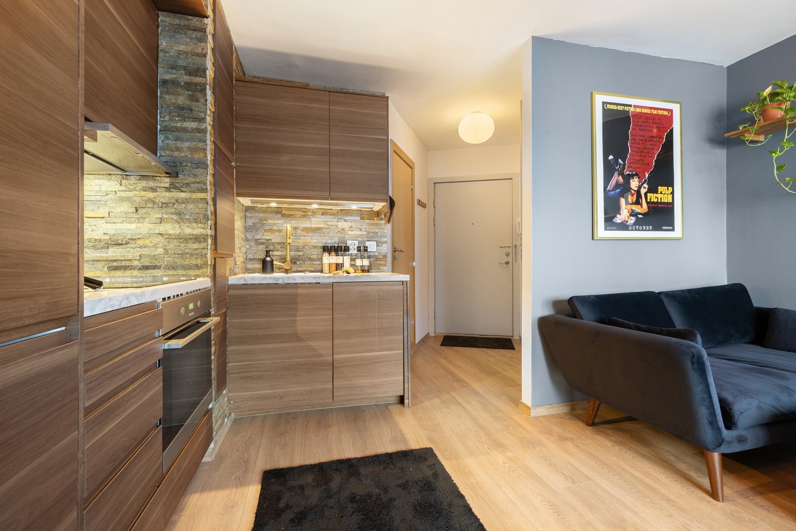 Lekkert, plassbygget kjøkken fra 2016 med gode løsninger. Galleribilde