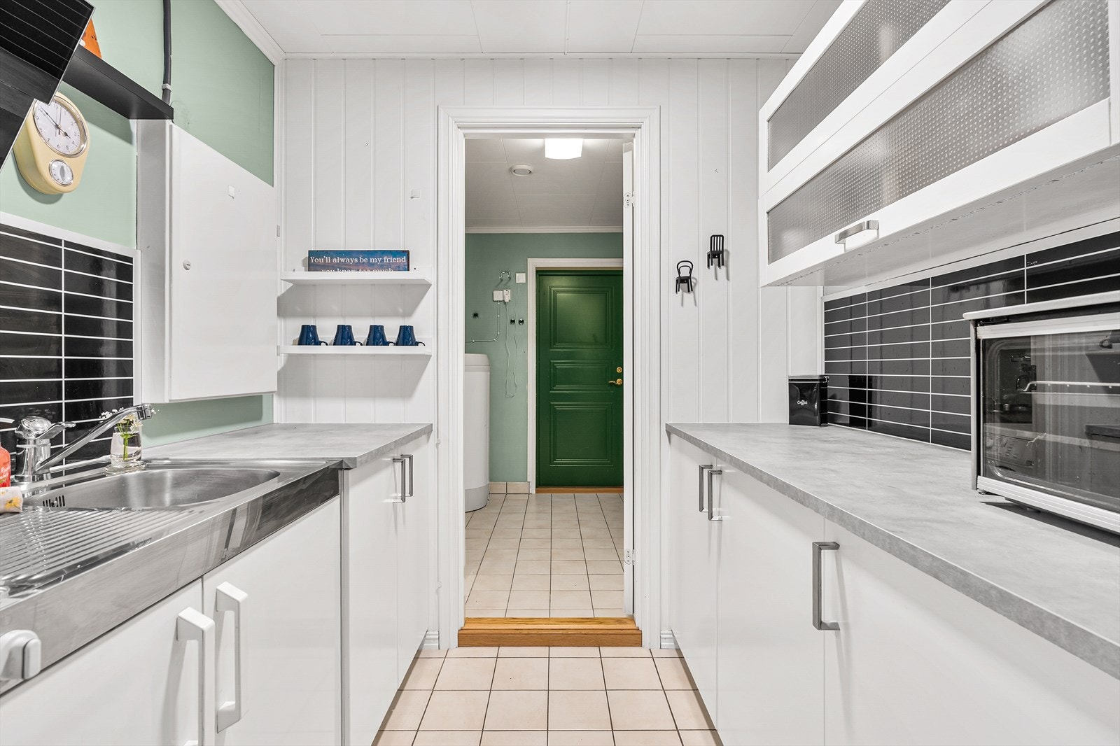 Tekjøkken i kjelleretasje Galleribilde