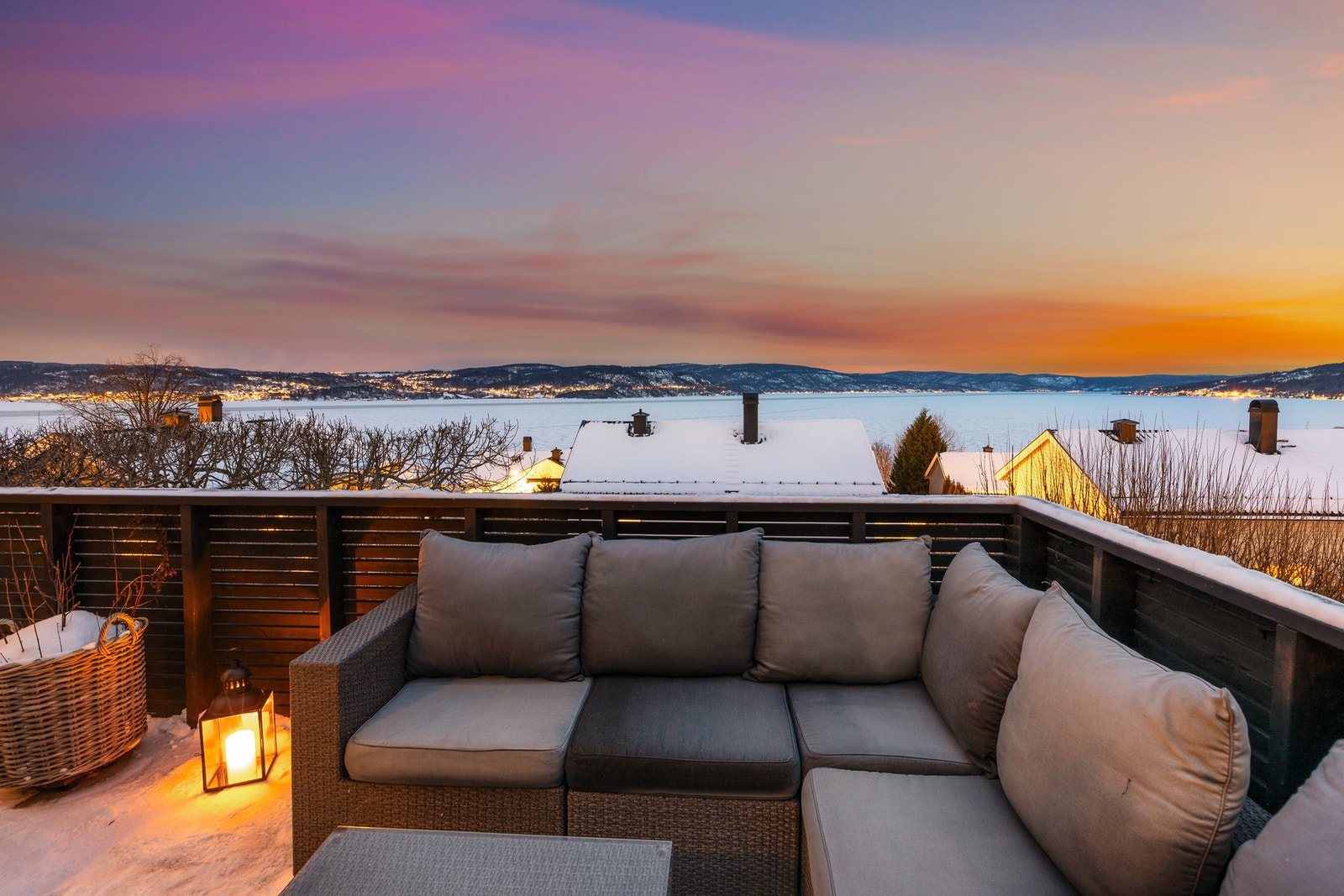 Boligens totale terrasseareal er 60 kvm Galleribilde