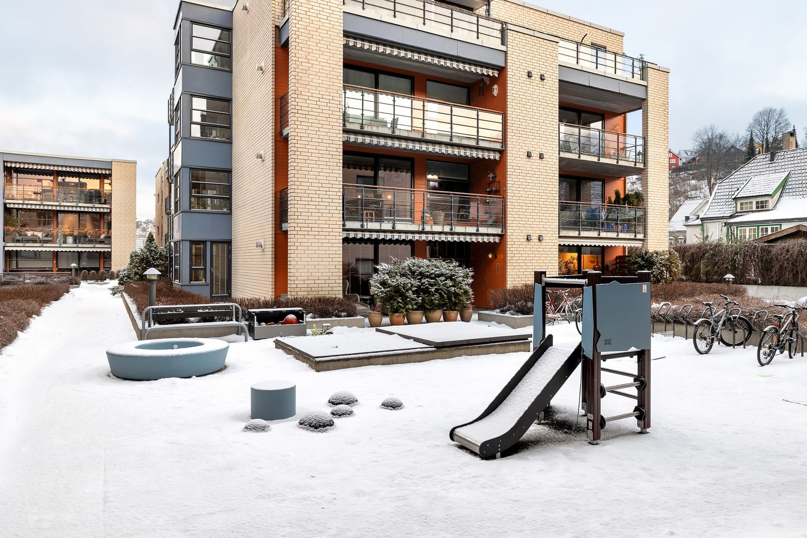 Hyggelig felles bakgård Galleribilde