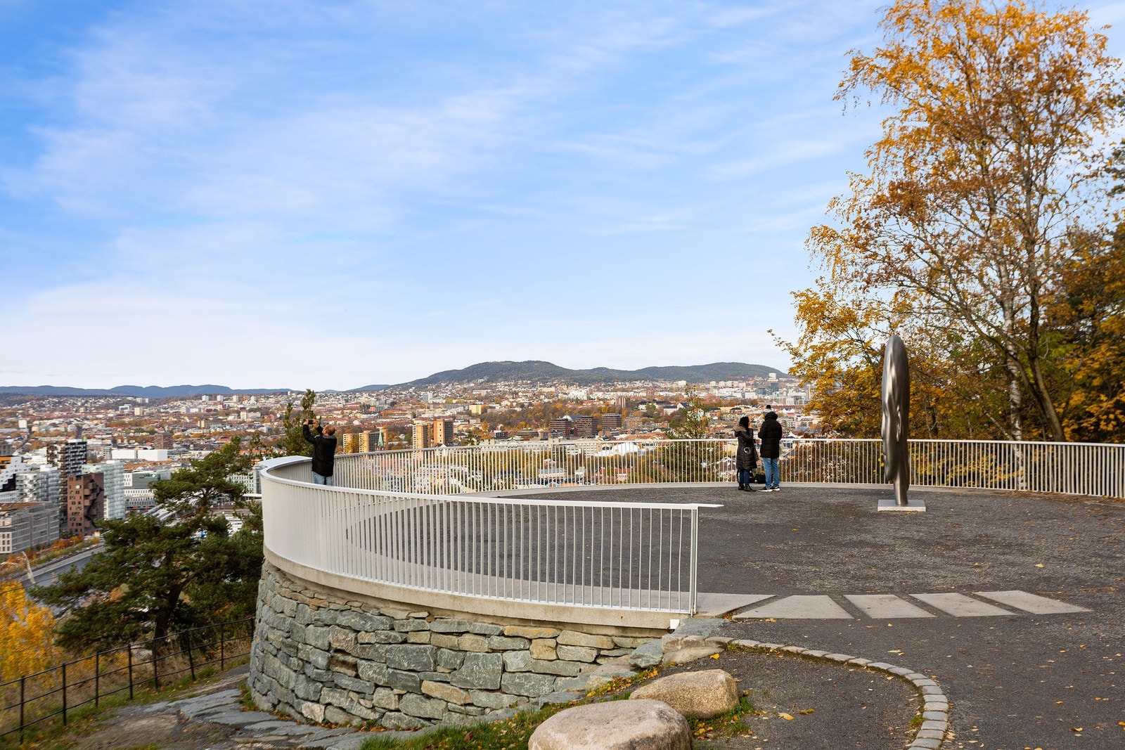 En fin attraksjon og utsiktspost over byen Galleribilde