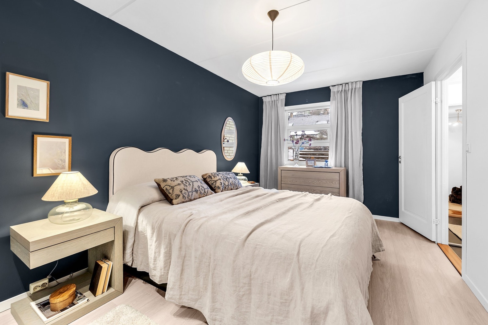 Hovedsoverom av generøs størrelse Galleribilde