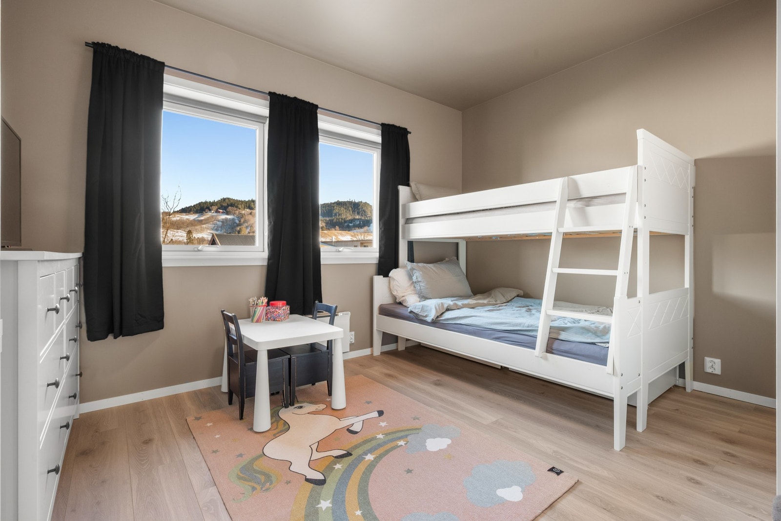 Soverom på 13m². Galleribilde