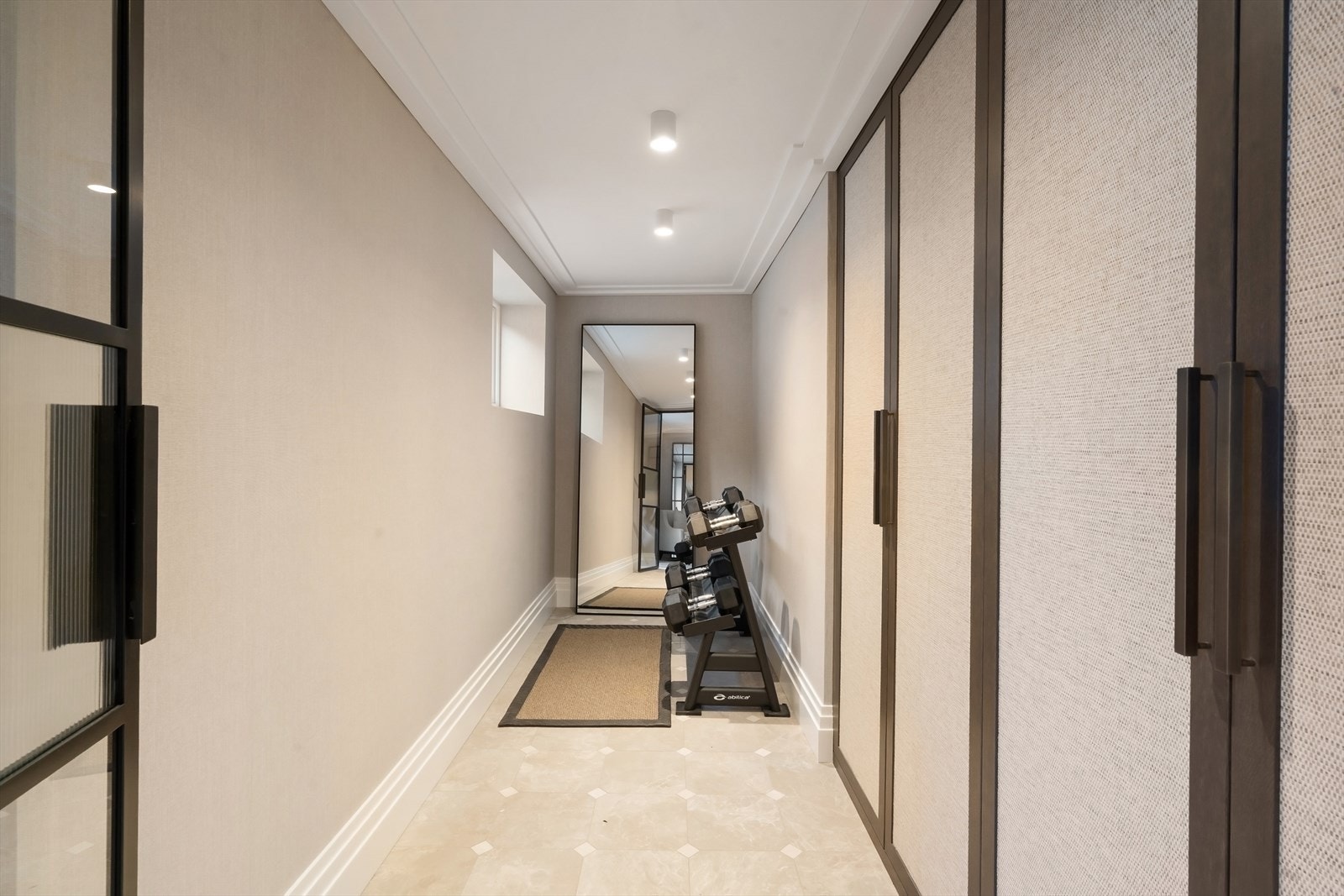 Walk-in løsning med treningsmuligheter i 1. etasje - Dette rommet er også godkjent for soverom. Galleribilde