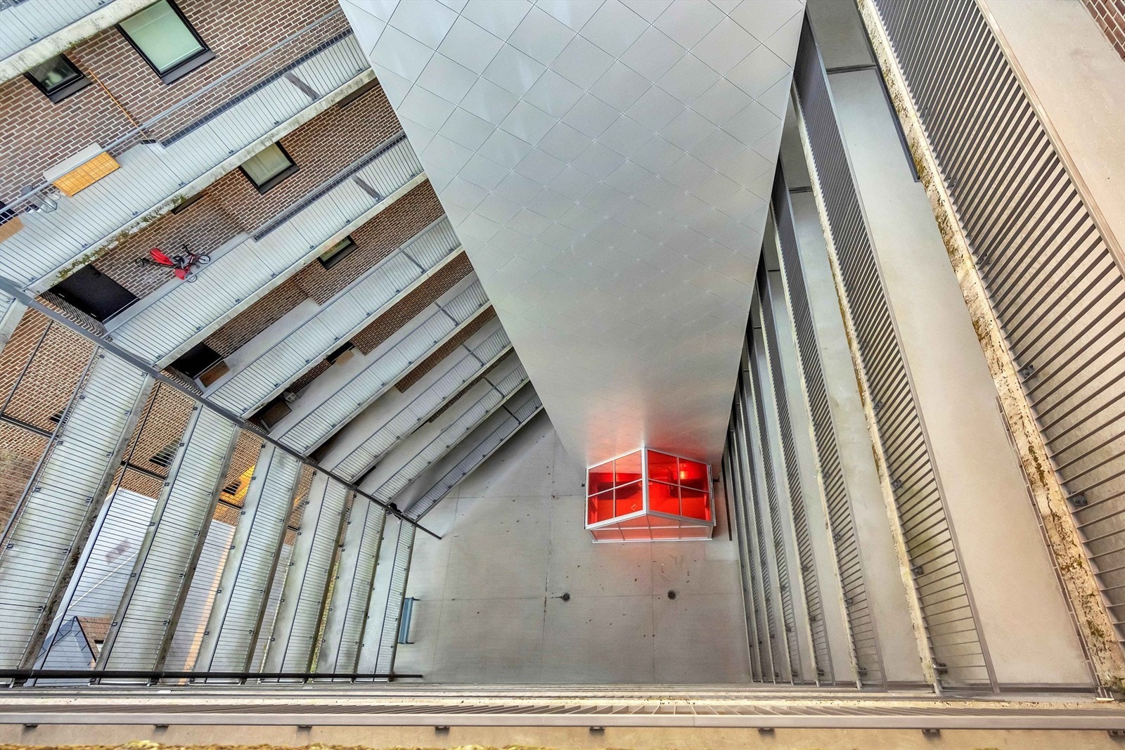 Det er også heis i bygget Galleribilde