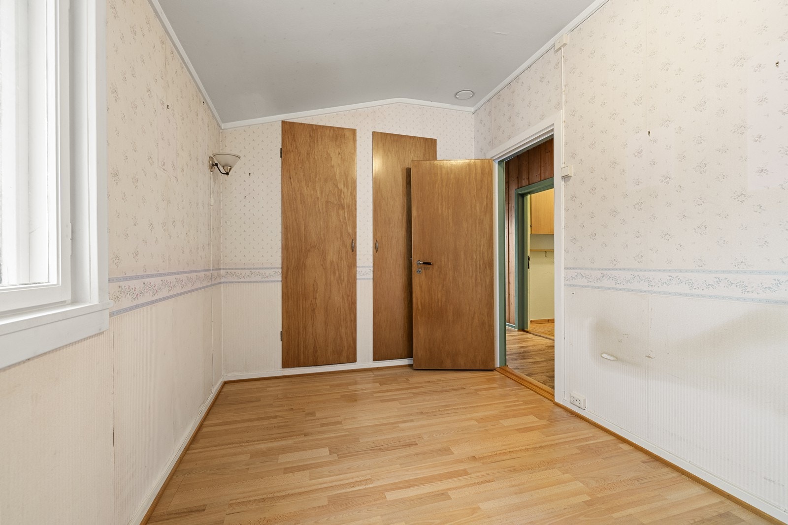 Soverommet har plass til både seng og garderobeløsning. Galleribilde