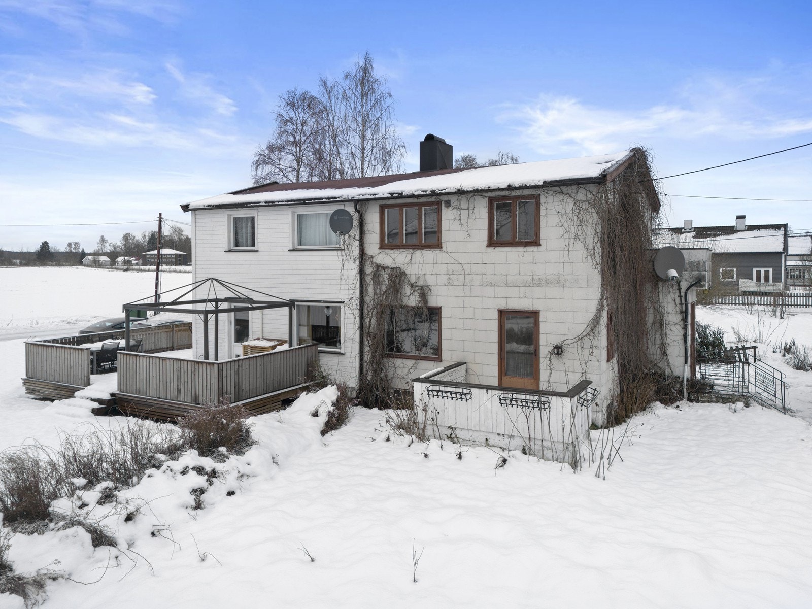 Yttertaket er tekket med pappshingel og er fra 2007. Galleribilde