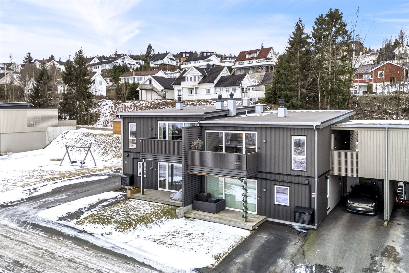 Ringstadbakken 10 er en moderne 3-roms eierleilighet i et bygg fra 2021. Leiligheten måler 80 kvm (BRA-i) og ligger i byggets 2. etasje. Galleribilde