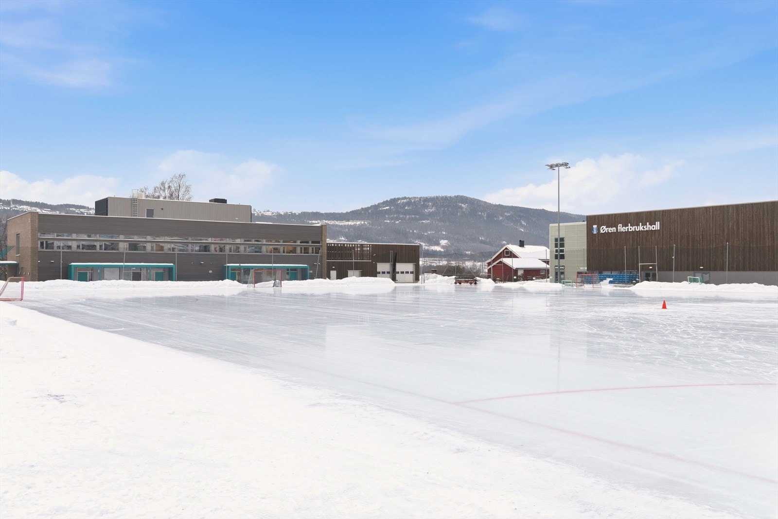 Nærhet til Øren flerbrukshall med flere ulike fritidsaktiviteter Galleribilde