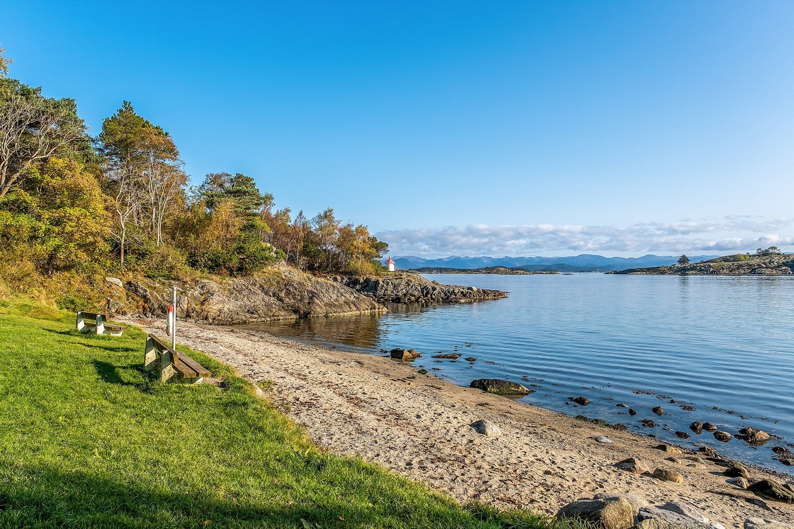 Emmaus og Godalen er i kort avstand fra leiligheten. Galleribilde