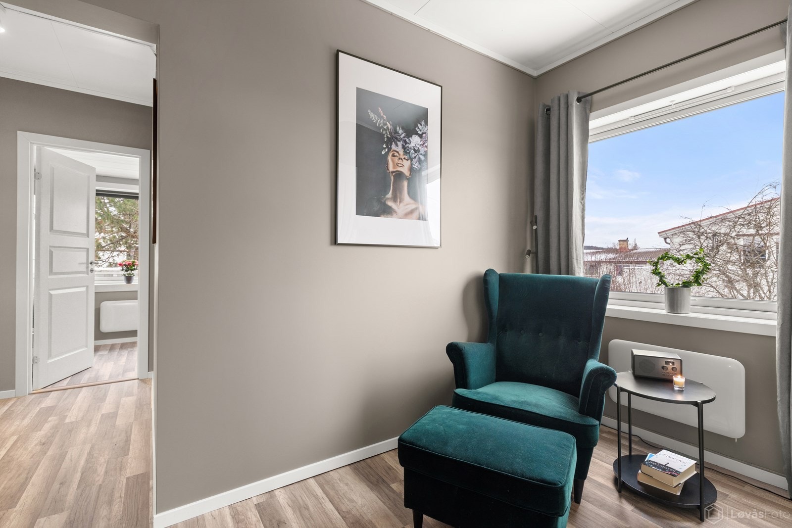 Hyggelig krok med plass til lenestol eller ønsket møblement. Galleribilde