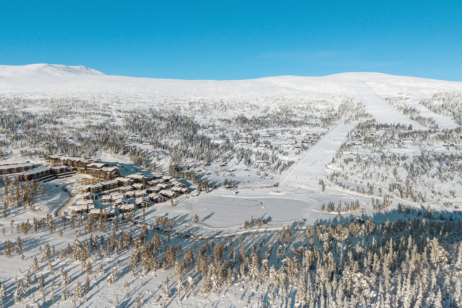 Beliggenheten gir ski-in/ski-out til Norefjell Skisenter, kun 100 meter unna. Galleribilde