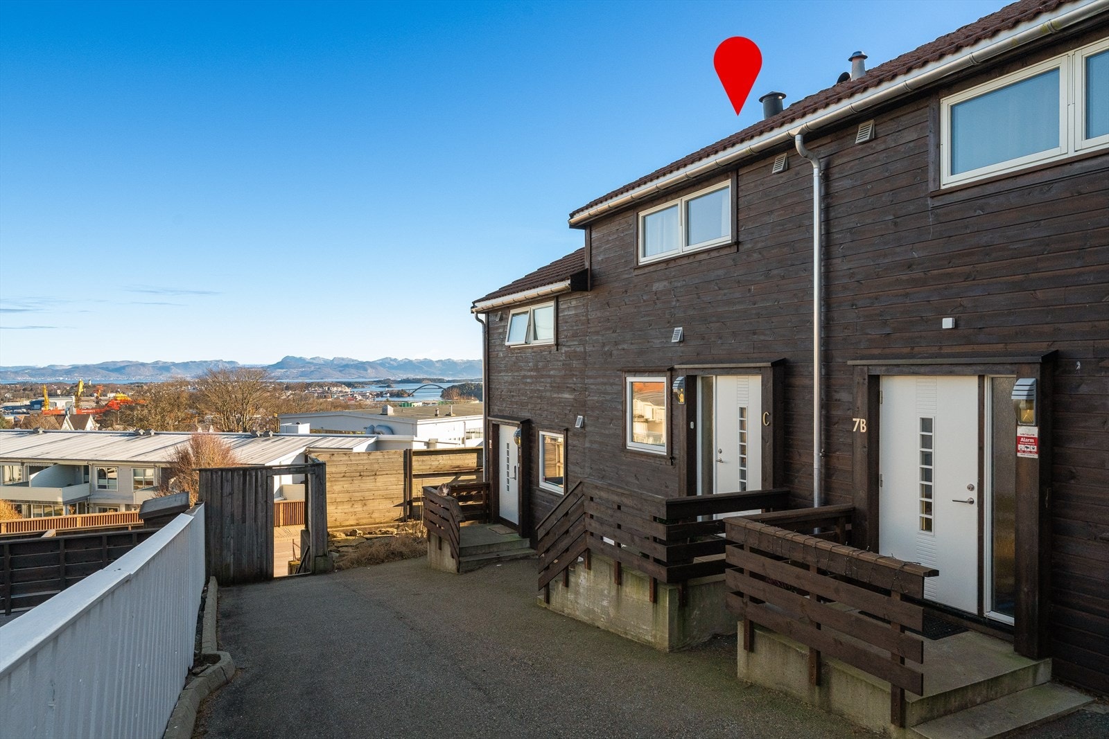 Furuveien 7 c har en god beliggenhet i et veletablert boligområde, samtidig har boligen en sentral beliggenhet nær Stavanger sentrum Galleribilde