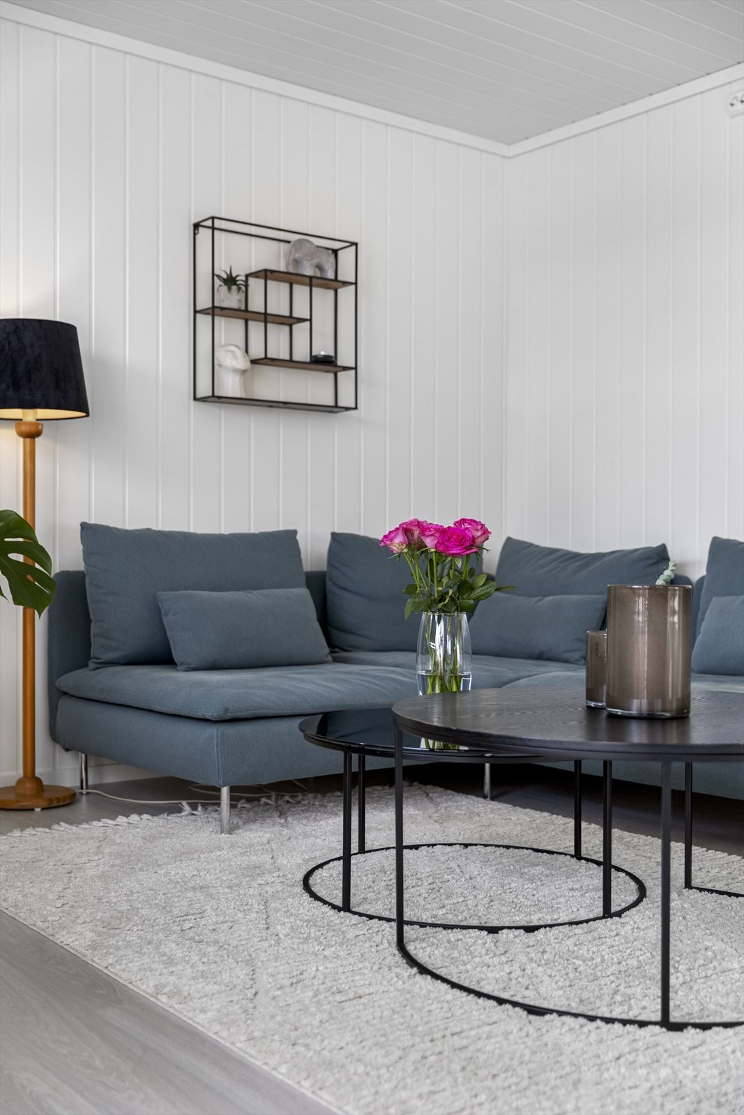 Store vindusflater og balansert ventilasjon sikrer et lyst og godt inneklima. Galleribilde