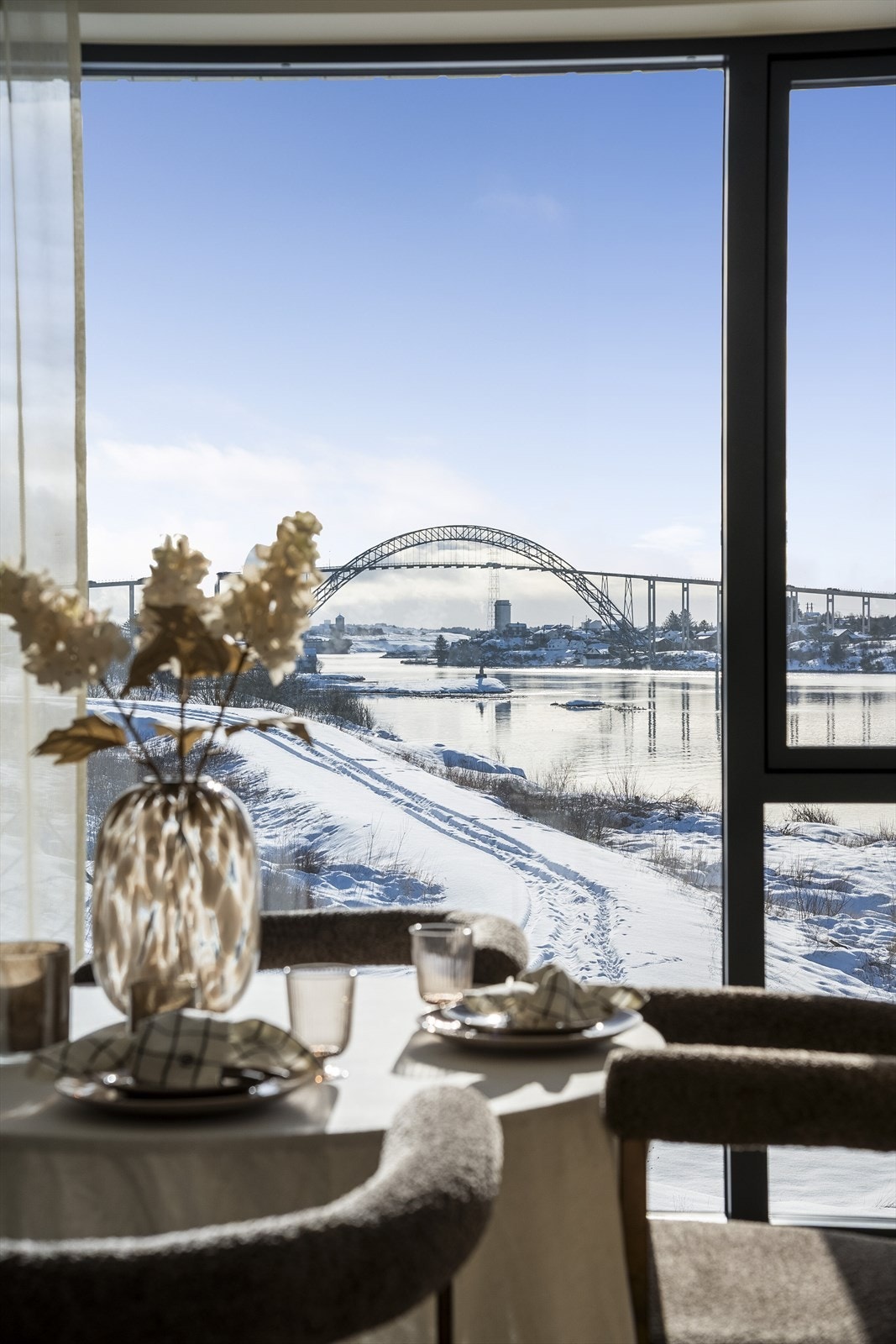 Utsikten fra spisebordet Galleribilde