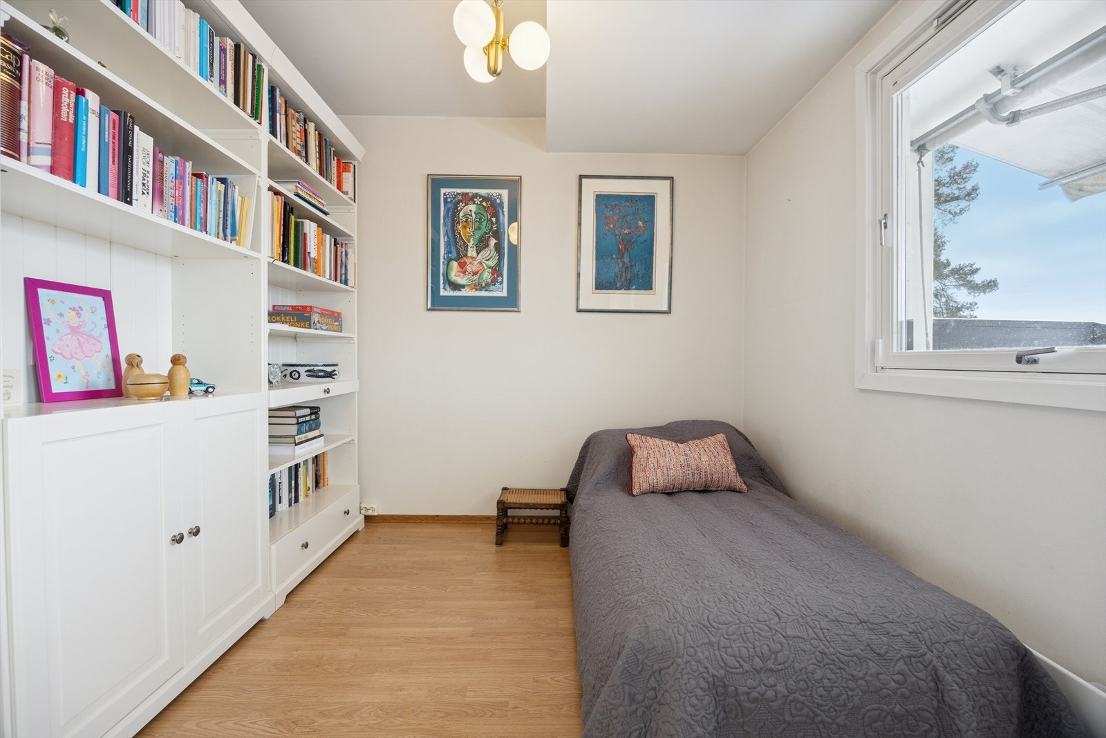 Soverom 2. Det andre soverommet er også av god størrelse. Galleribilde