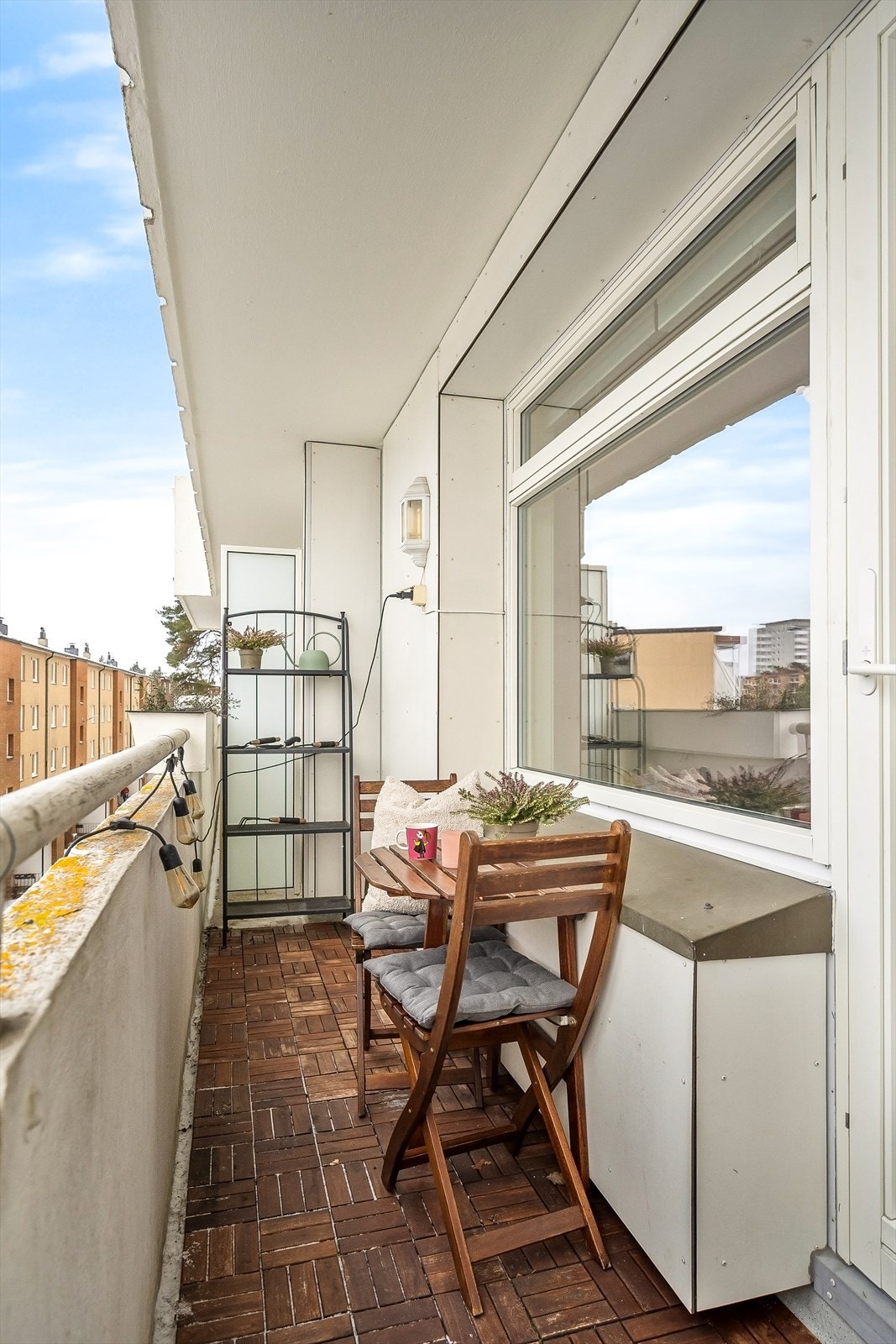 Trivelig balkong med plass til møblering. Galleribilde