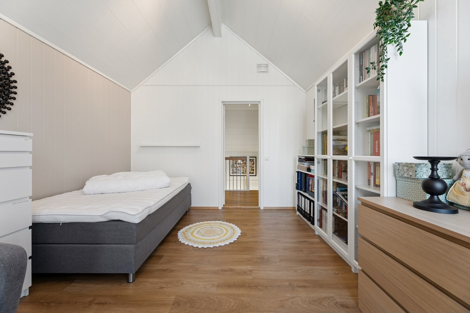 Dette passer utmerket som barne-/ungdomsrom. Galleribilde