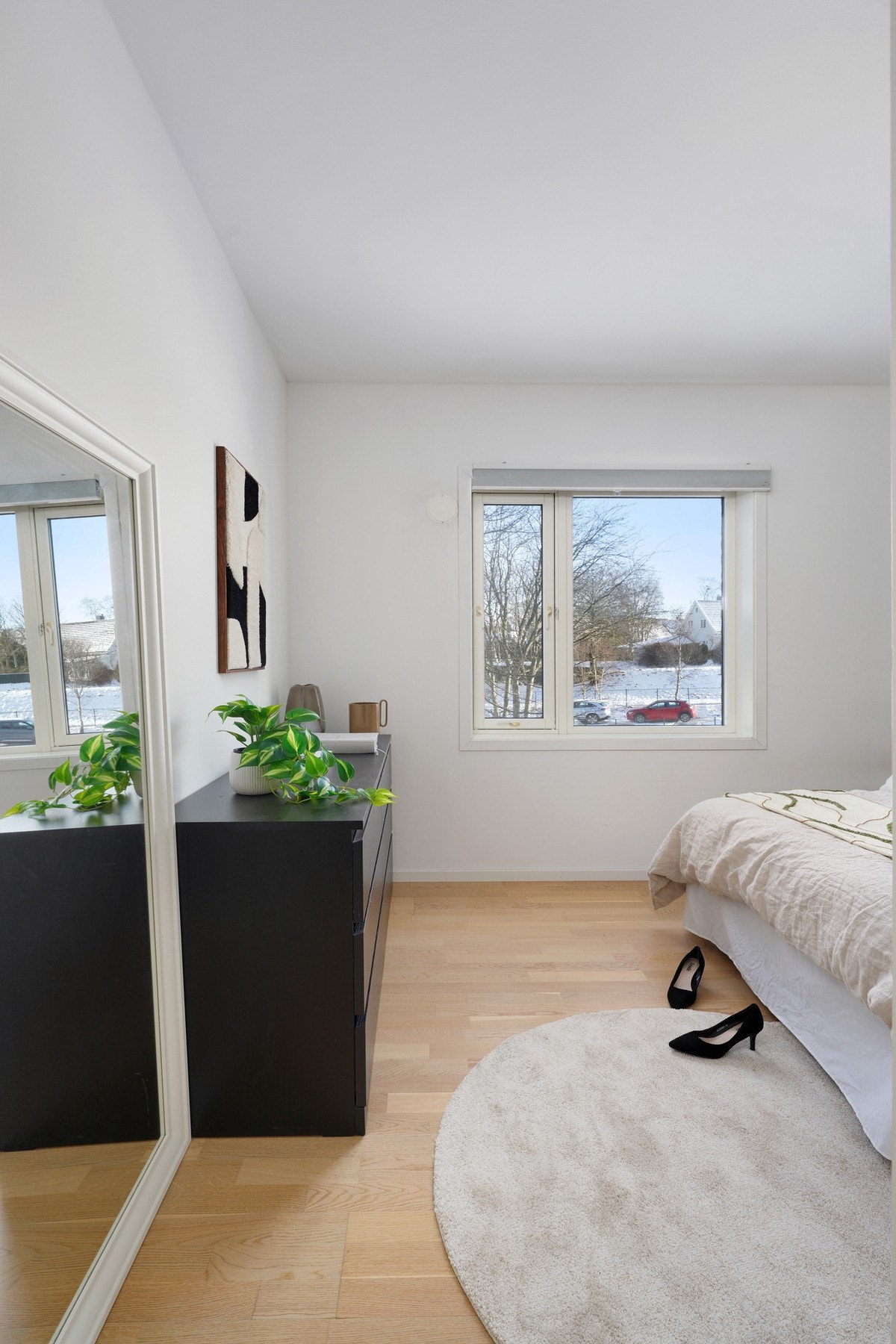Soverommet har en takhøyde på ca. 2.57 m2 og føles dermed ekstra luftig og stort. Galleribilde