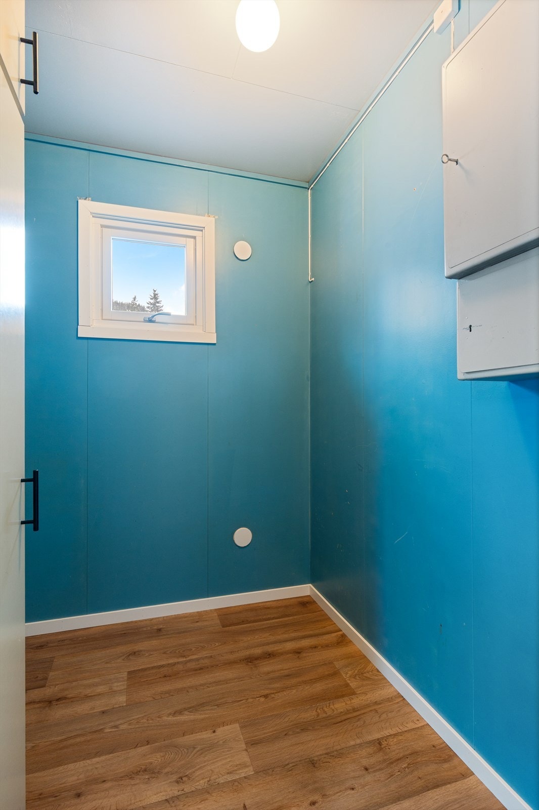 Praktisk innvendig bod for oppbevaring/lagring. Dette kan også benyttes som garderoberom. Galleribilde